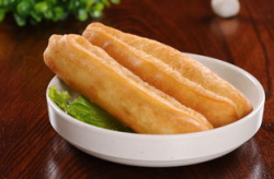嗓子疼能吃油条豆腐脑吗怎么办,嗓子疼痛期间的饮食选择与应对策略